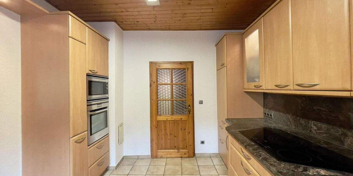Doppelhaushälfte Bad Dürkheim - 5 Zimmer, 170 m&sup2;, 1.350&euro; | Angebot:25657429