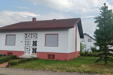 Provisionsfrei* Freistehendes Einfamilienhaus auf 650 m² Grundstück in ruhiger 30er-Zone - Haus Heiligenroth | Angebot:27129573