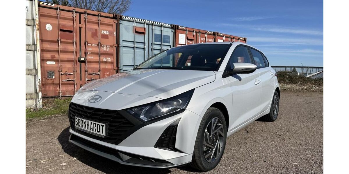Hyundai i20 4.500 km 15.990 &euro; Dresden 01156