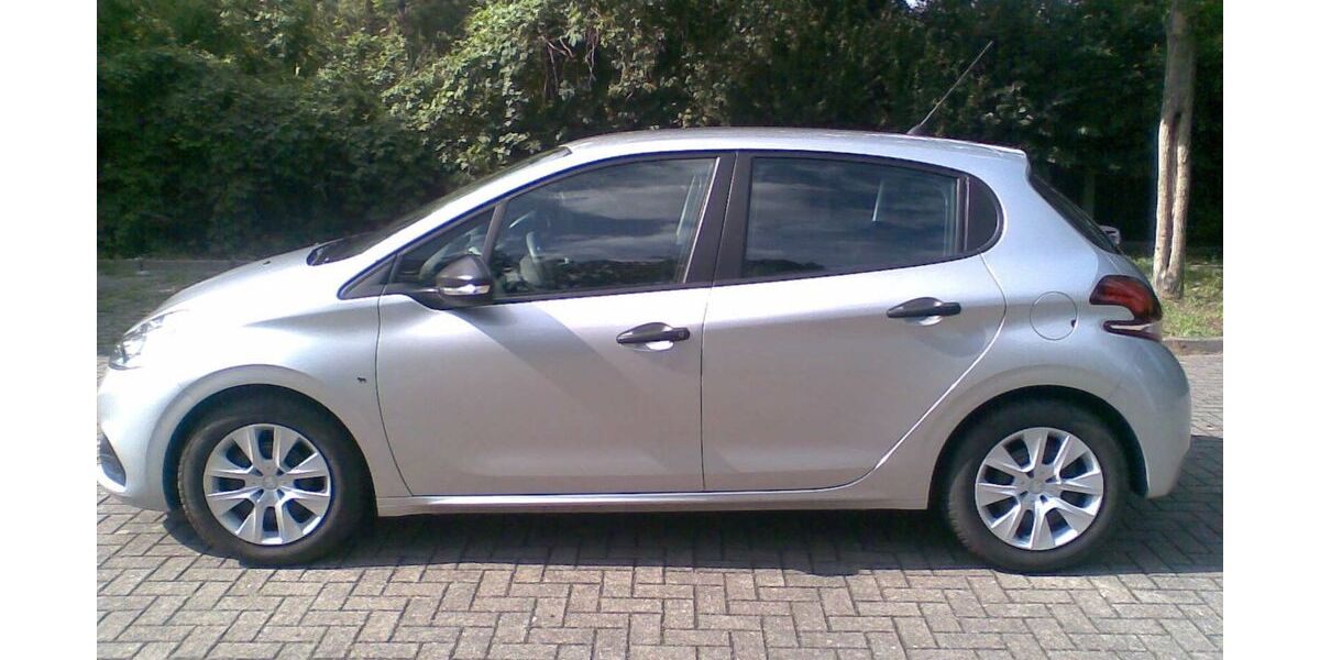 Peugeot 208 44.000 km 6.500 &euro; Grabow 39291