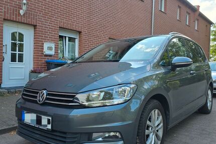 VW Touran 132.000 km 13.699 &euro; Oberkrämer 16727