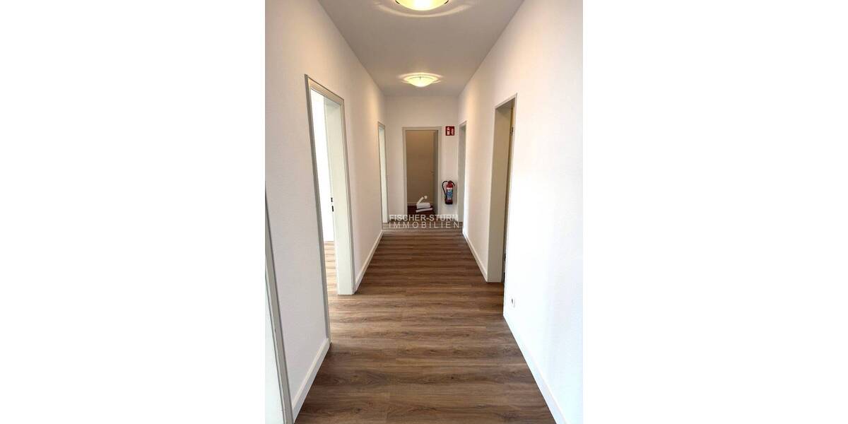 Gewerbeobjekt Düsseldorf Stadtmitte - 5 Zimmer, 104 m&sup2;, 1.360&euro; | Angebot:26346033