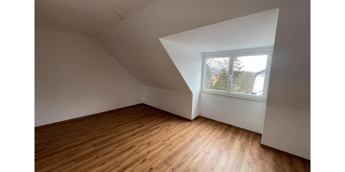 Dachgeschoßwohnung Suhl Aue 1 - 2.5 Zimmer, 75 m&sup2;, 95.625&euro; | Angebot:25602696