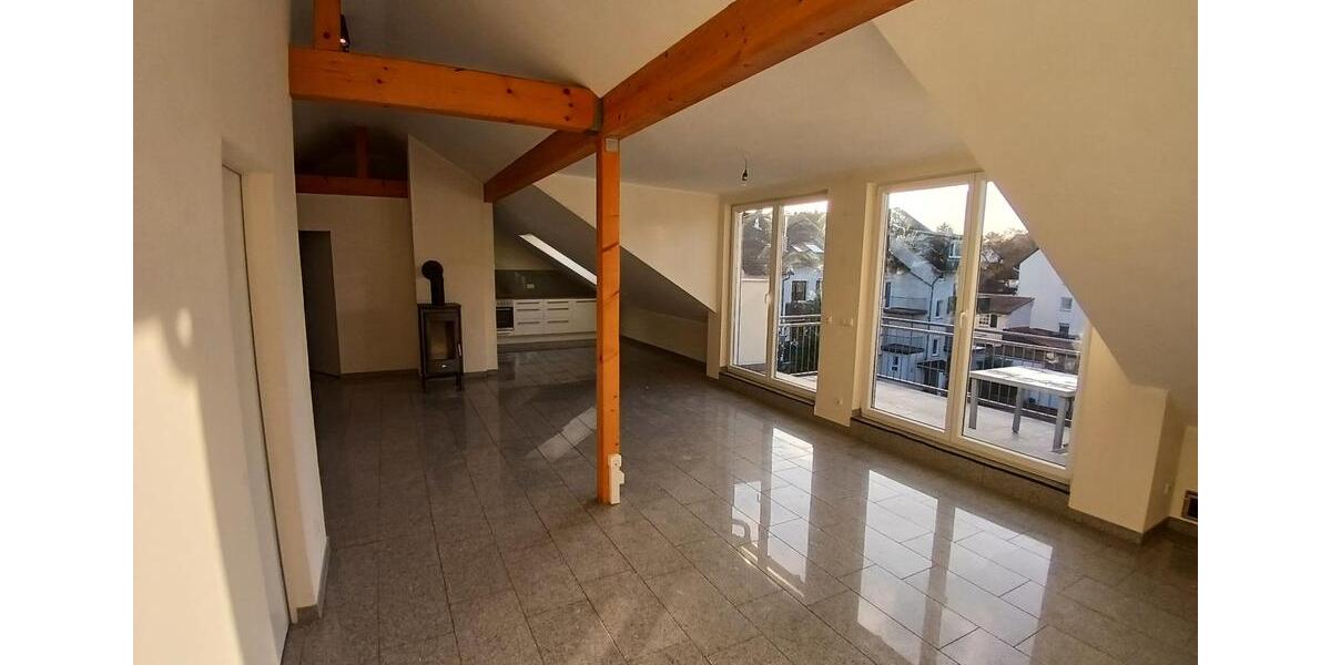 Dachgeschoßwohnung Frankfurt am Main Oberrad - 3 Zimmer, 84 m&sup2;, 1.380&euro; | Angebot:26326800