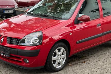 Renault Clio 62.000 km 3.950 &euro; Rüsselsheim 65428