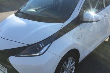 Toyota Aygo (X) 30.100 km 7.950 &euro; Steinfurt 48565