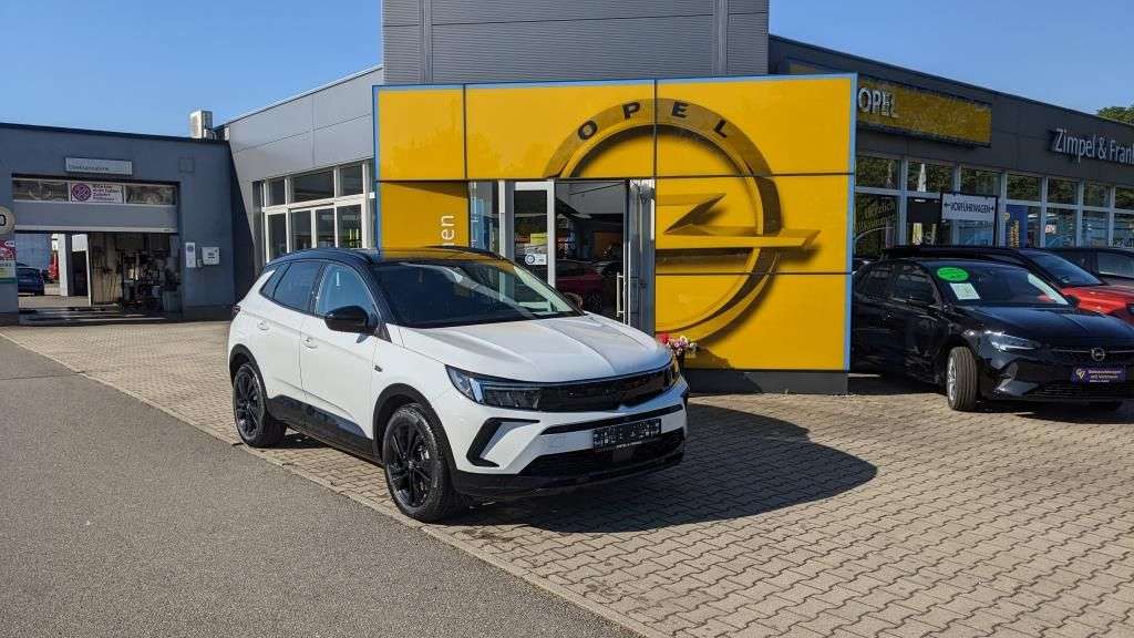 Opel Grandland X 2.500 km 33.890 &euro; Bad Schlema 08301