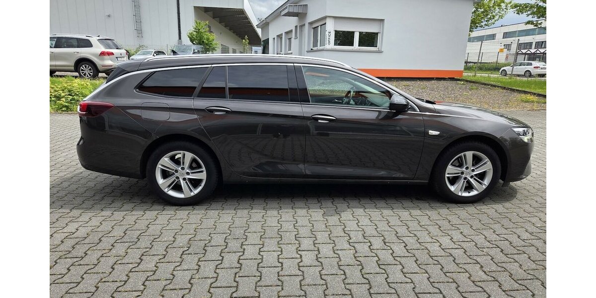 Opel Insignia Sports Tourer Elegance 47.149 km 14.600 &euro; Wilsdruff 01723