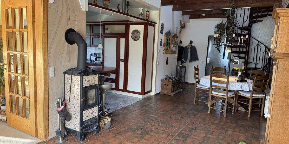 Einfamilienhaus Varel - 9 Zimmer, 185 m&sup2;, 375.000&euro; | Angebot:25399278