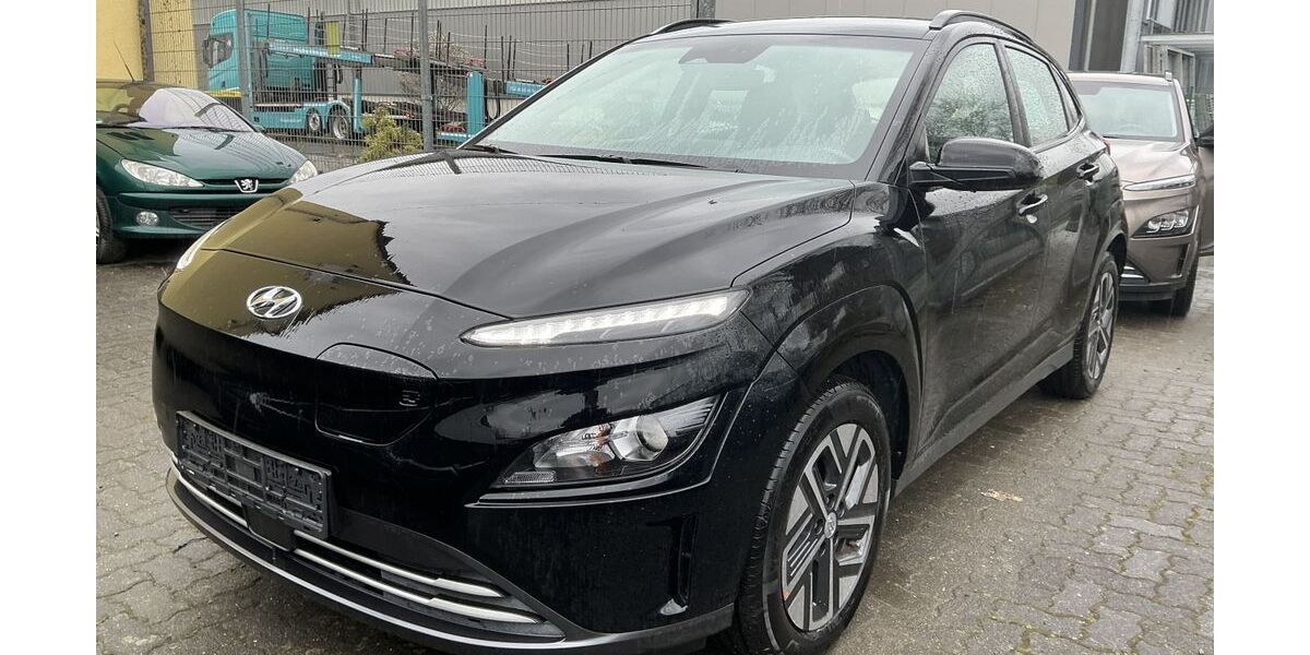 Hyundai KONA 24.632 km 17.400 &euro; Eitorf 53783