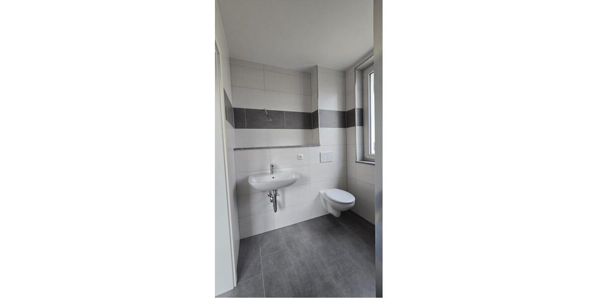 Dachgeschoßwohnung Pößneck - 4 Zimmer, 87 m&sup2;, 826&euro; | Angebot:25568586