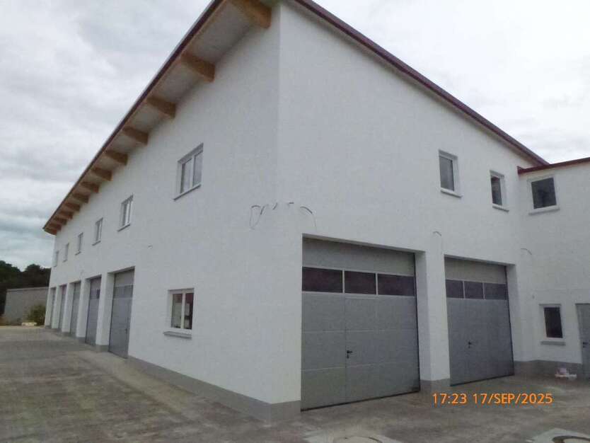 Halle in Neufahrn 115 € 19 m² zimmer