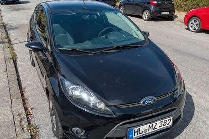 Ford Fiesta 71.800 km 4.500 &euro; Lübeck 23566