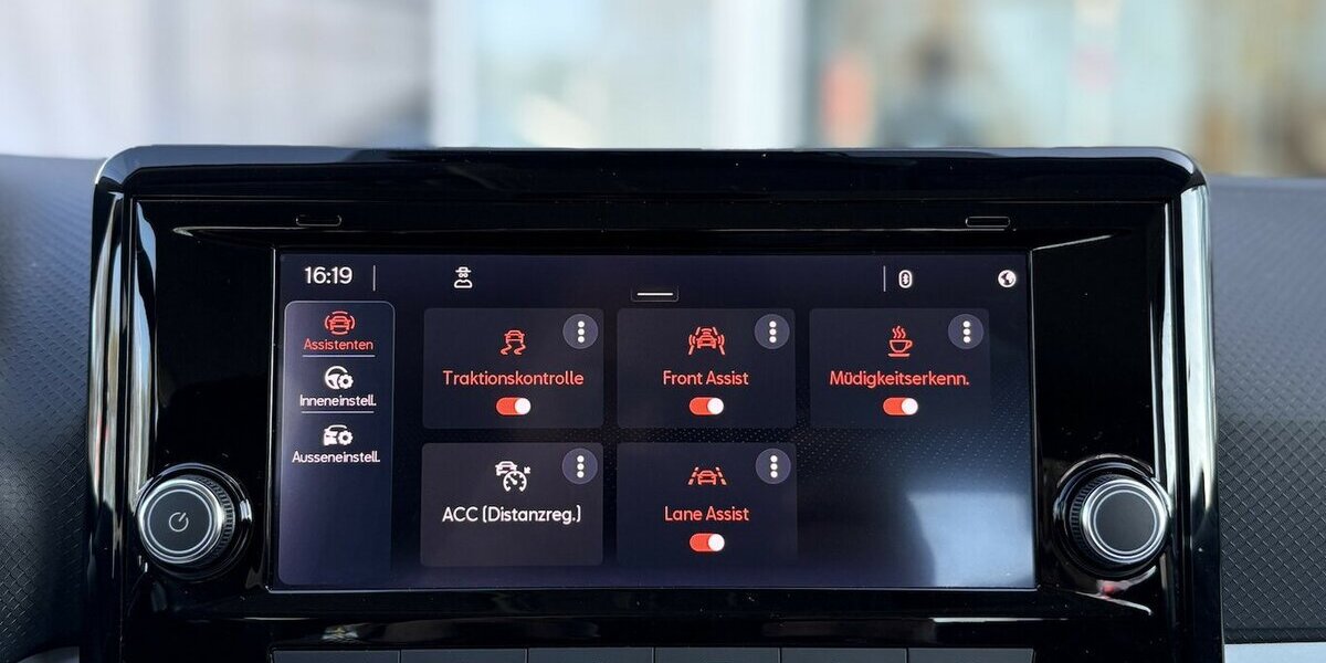 Seat Arona 1.0 TSI Style PDC/CARPLAY/KLIMAx2/ACC/DAB 28.461 km 16.900 &euro; Villingen-Schwenningen 78054