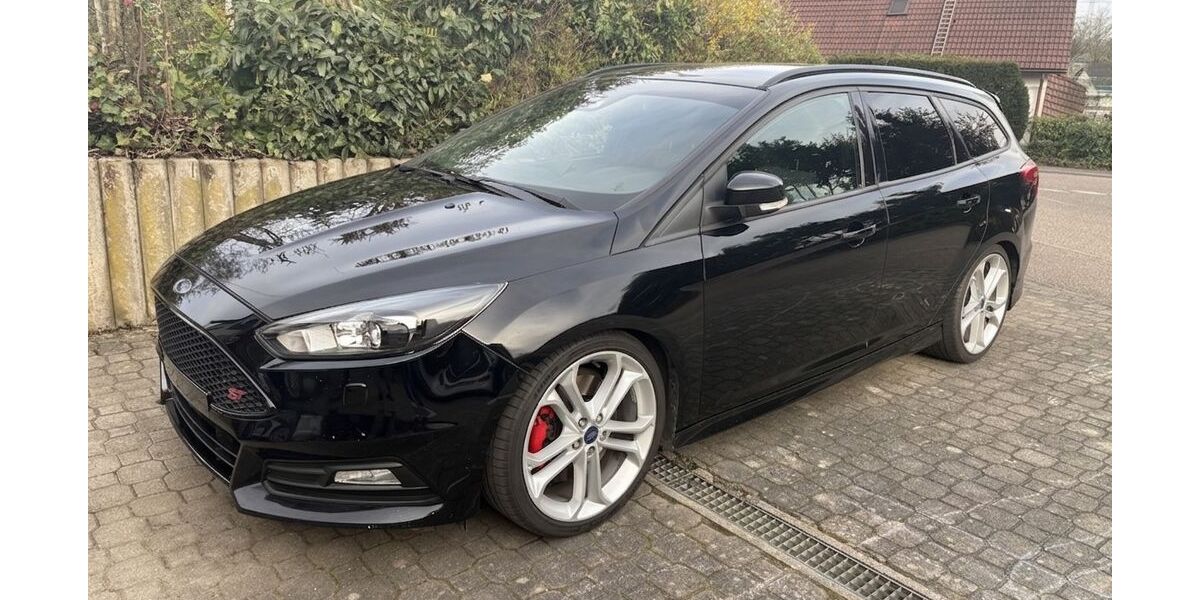 Ford Focus 136.232 km 11.250 &euro; Zweiflingen 74639