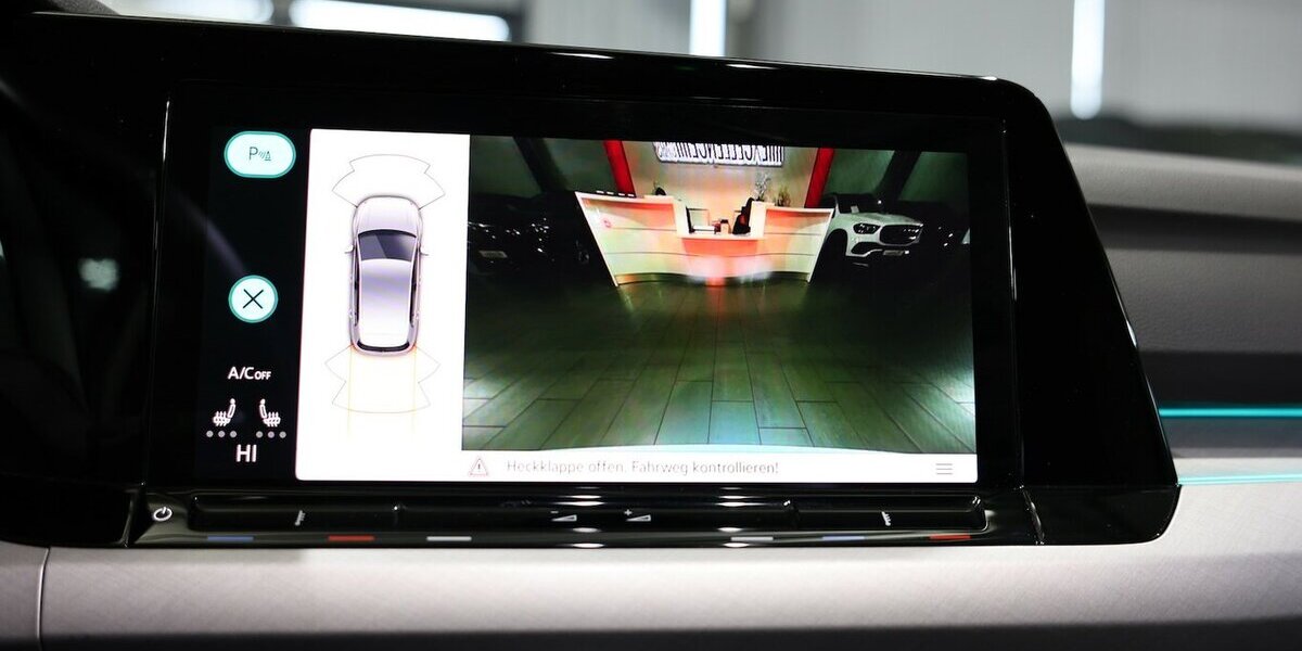 VW Golf VIII 2.0 TDI DSG LIFE IQ / NAVI+KAMERA, LED 53.000 km 21.998 &euro; Hamm 59077