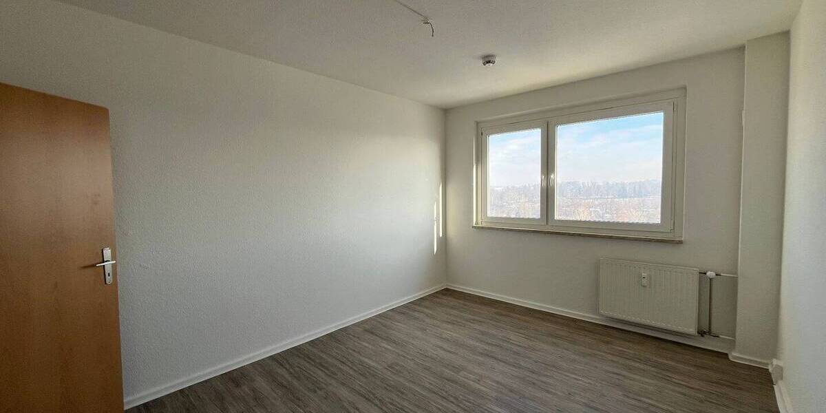 Etagenwohnung Zwickau Pölbitz - 4 Zimmer, 90 m&sup2;, 499&euro; | Angebot:25997875