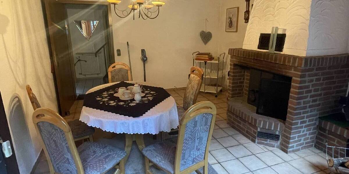 SIE SUCHEN, WIR HABEN - DOPPELHAUSHÄLFTE MIT GROßZÜGIGEM GRUNDSTÜCK IN WUPPERTAL-LANGERFELD 5 zimmer