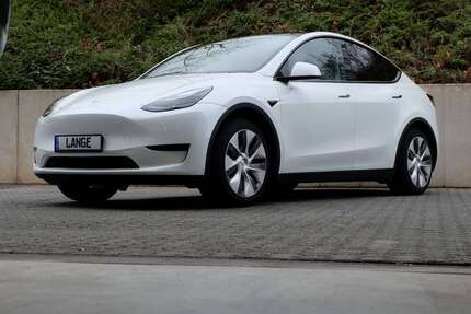 Tesla Model Y 41.167 km 40.700 &euro; Köln 50996