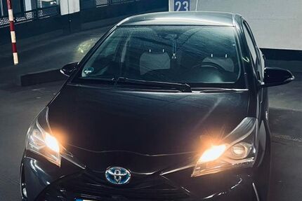 Toyota Yaris 97.000 km 12.900 &euro; Berlin 12209