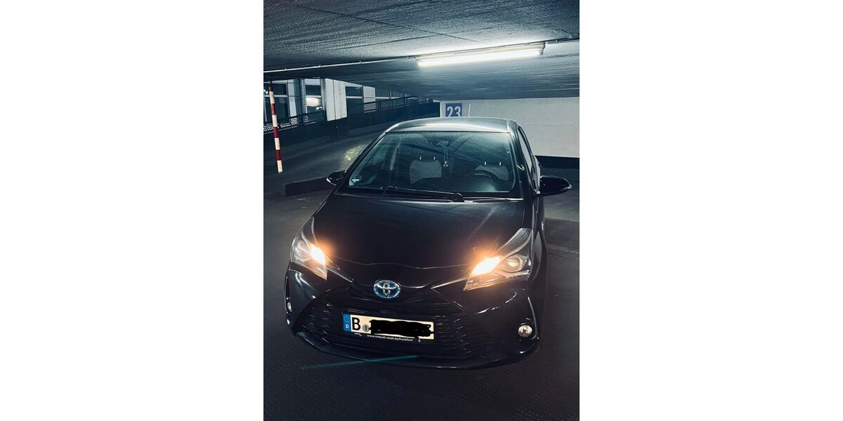 Toyota Yaris 97.000 km 12.900 &euro; Berlin 12209
