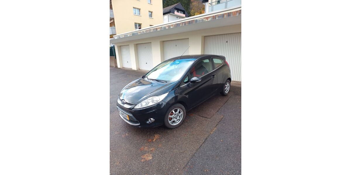 Ford Fiesta 207.000 km 1.999 &euro; Titisee Neustadt 79822