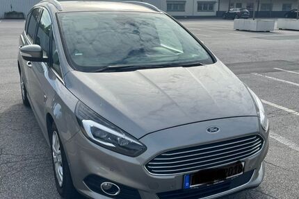 Ford S-Max 211.400 km 9.800 &euro; Duisburg 47138
