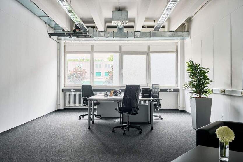 Büroeinheit im Industrial Style & Produktionshalle - All-in-Miete zimmer