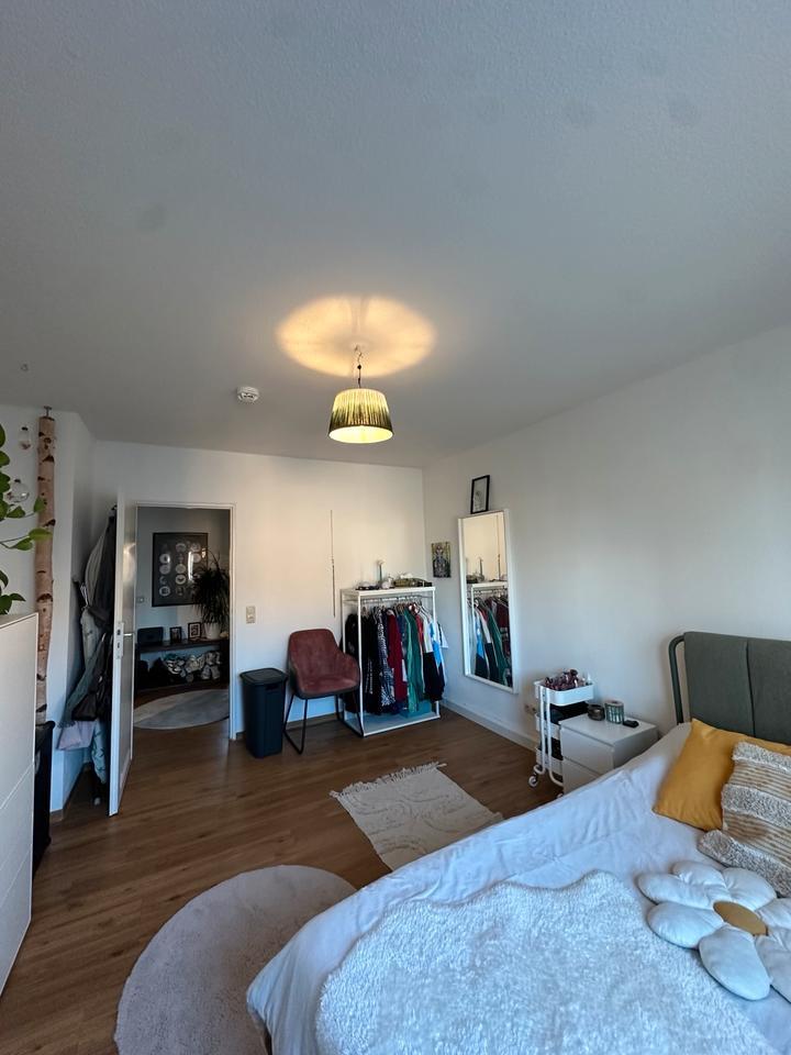 NUR **6 Monatige Zwischenmiete**Möblierte 2 Zimmer EBK & Balkon zimmer