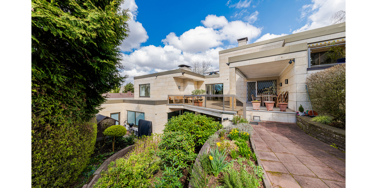LUXURIÖSES HAUS-IN-HAUS ANWESEN MIT INDOOR-POOL IN TOPLAGE VOM KÖNIGSTEINER JOHANNISWALD - Anwesen Königstein | Angebot:26441626
