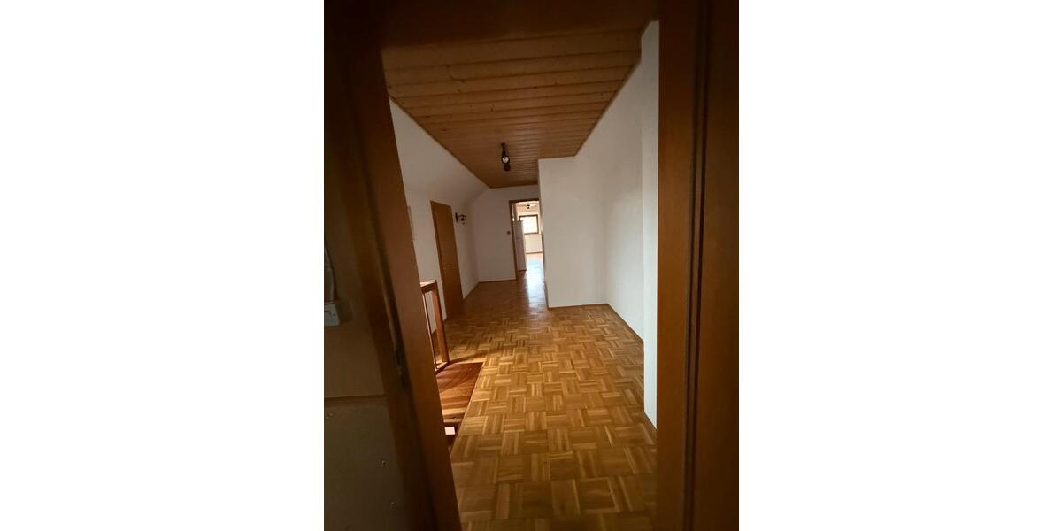 Etagenwohnung Thierhaupten - 4 Zimmer, 150 m&sup2;, 1.350&euro; | Angebot:26671332