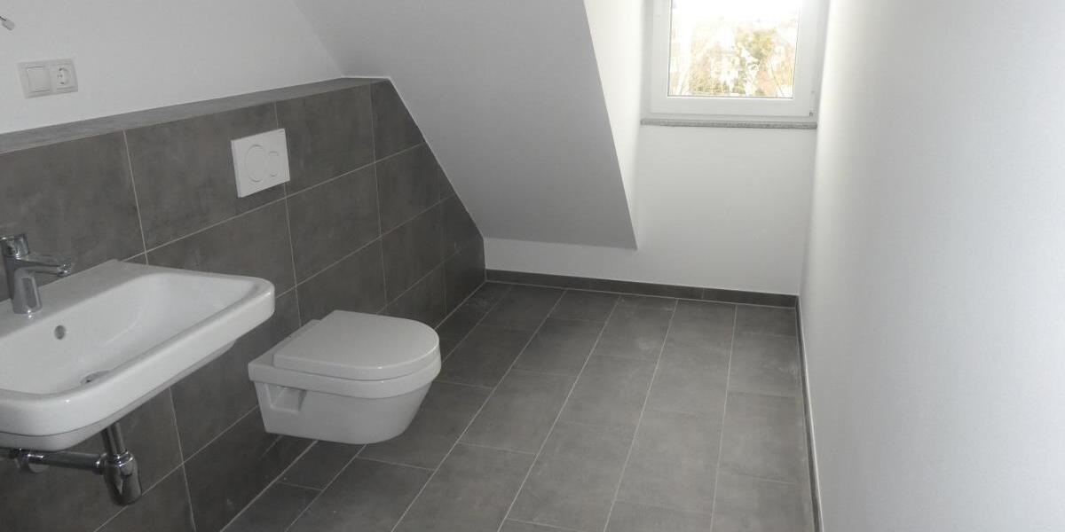 Neue helle Dachgeschoßwohnung mit moderner Heiztechnik im Energiesparhaus Bonn-Endenich - Dachgeschoßwohnung Bonn Dransdorf | Angebot:26610037
