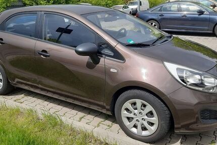 Kia Rio 112.000 km 3.999 &euro; Wolfsburg 38444