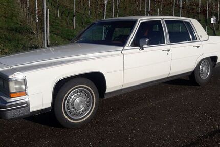 Cadillac Fleetwood 140.000 km 12.400 &euro; Gschwend 74417