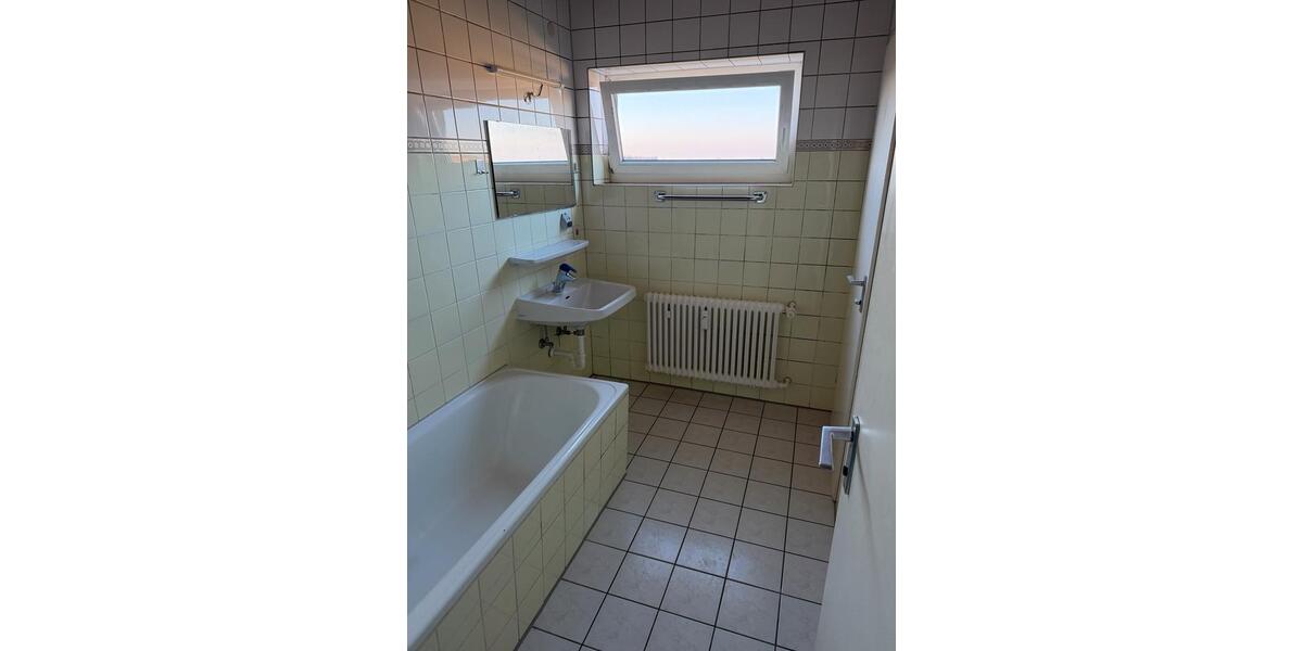 Etagenwohnung Schrozberg - 4.5 Zimmer, 90 m&sup2;, 850&euro; | Angebot:26415123