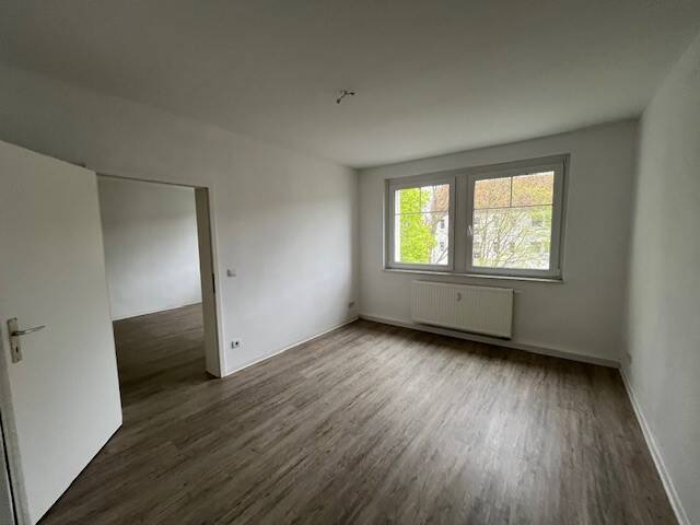 Etagenwohnung Zwickau Eckersbach - 2 Zimmer, 50 m&sup2;, 290&euro; | Angebot:26700075