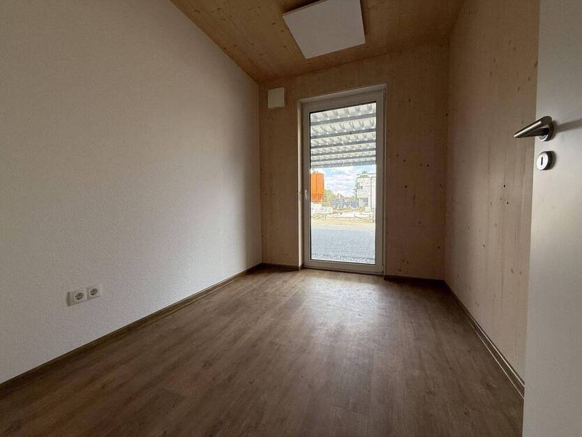 Modernes Wohnen im nachhaltigen Holz-Hybrid-Haus