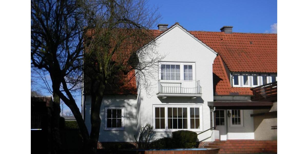 Repräsentatives Ein-Zweifamilienhaus mit großem Garten 9 zimmer