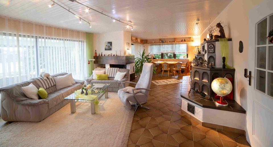 Einfamilienhaus Korbach - 11 Zimmer, 250 m&sup2;, 460.000&euro; | Angebot:26349701