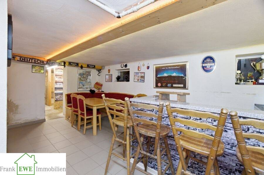 Mehrfamilienhaus, Wohnhaus Düsseldorf Hassels Hassels - 8 Zimmer, 230 m&sup2;, 759.000&euro; | Angebot:26363078