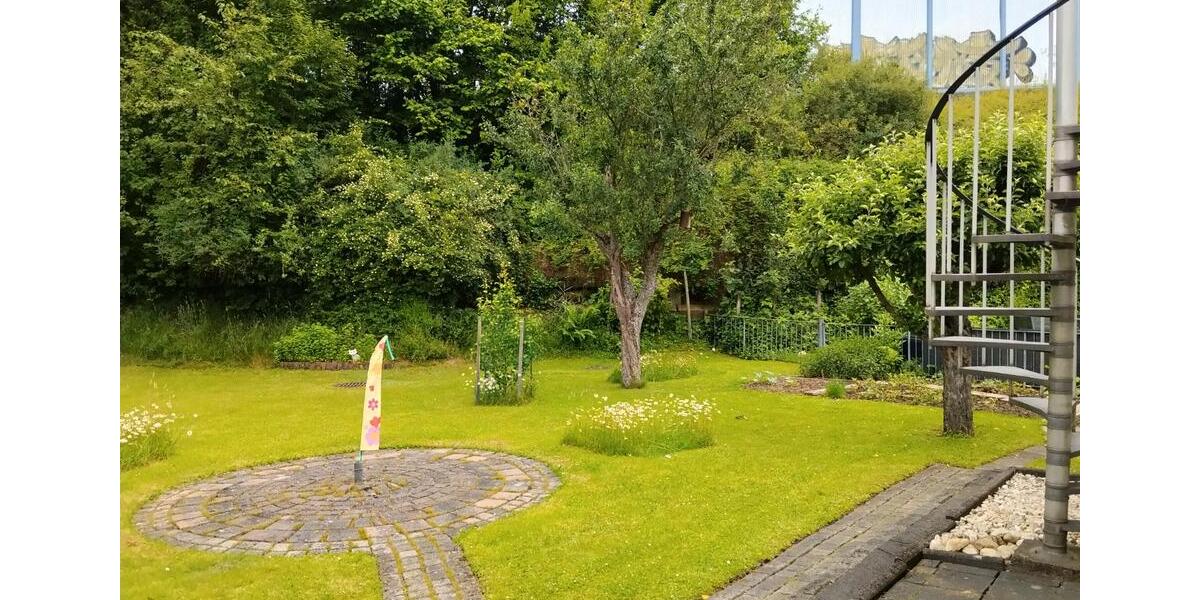 Doppelhaushälfte Kreuztal - 7 Zimmer, 190 m&sup2;, 280.000&euro; | Angebot:27150727