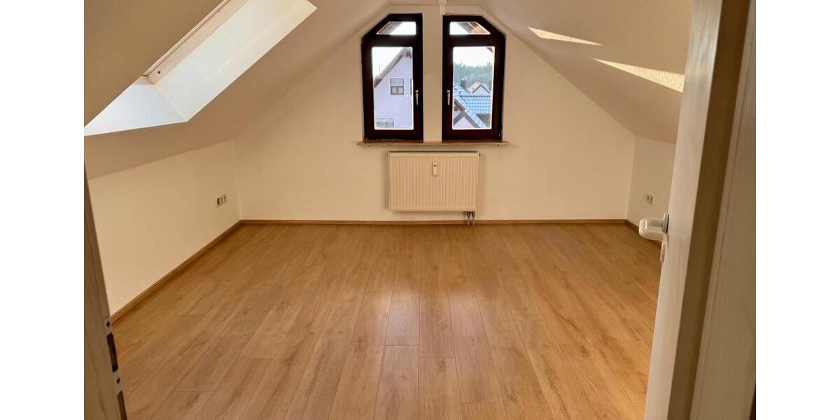 Großzügige 5-Zimmer Wohnung in Waldrandlage mit Süd-Balkon 5 zimmer