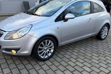 Opel Corsa 155.000 km 2.400 &euro; Homberg / Efze 34576