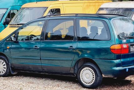 VW Sharan 134.554 km 2.200 &euro; Berlin 13629