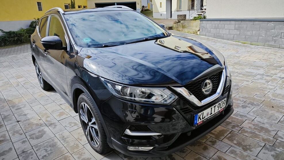 Nissan Qashqai 138.000 km 13.000 € Hauptstuhl 66851