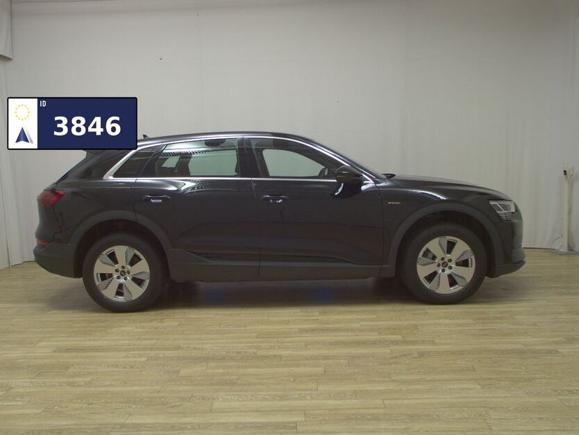 Audi e-tron 95.365 km 24.480 € Bremen / Arsten 28279