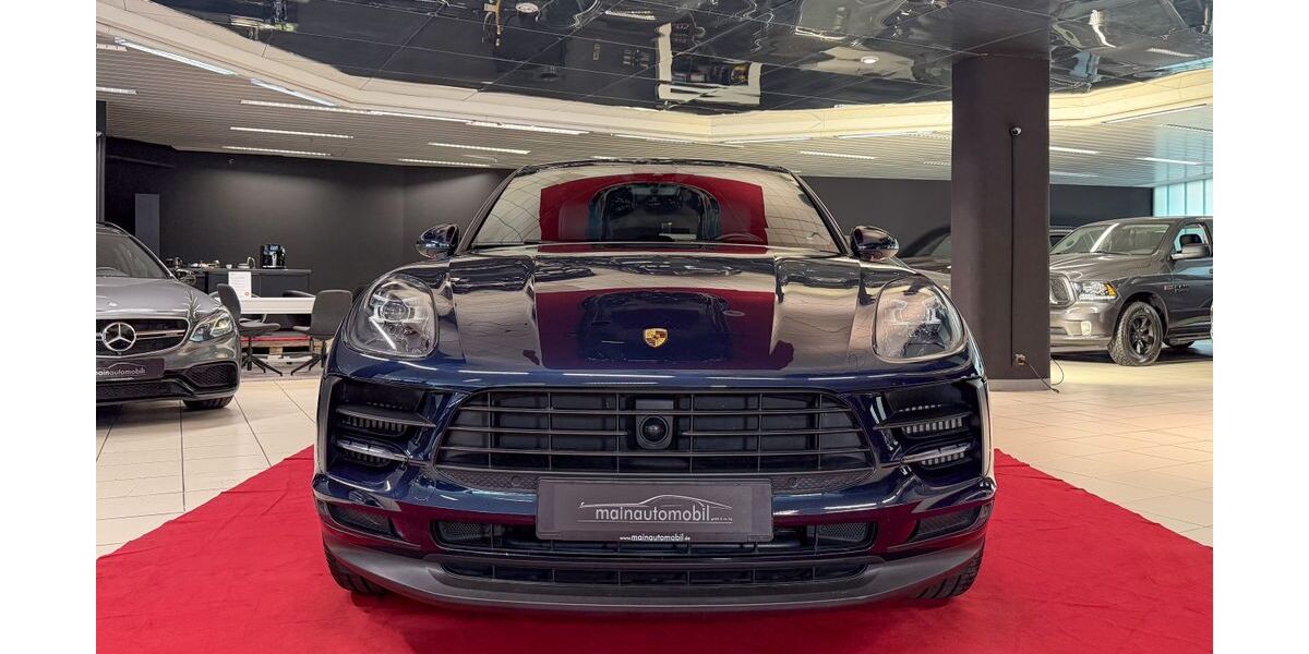 Porsche Macan 82.500 km 52.490 &euro; Würzburg 97070