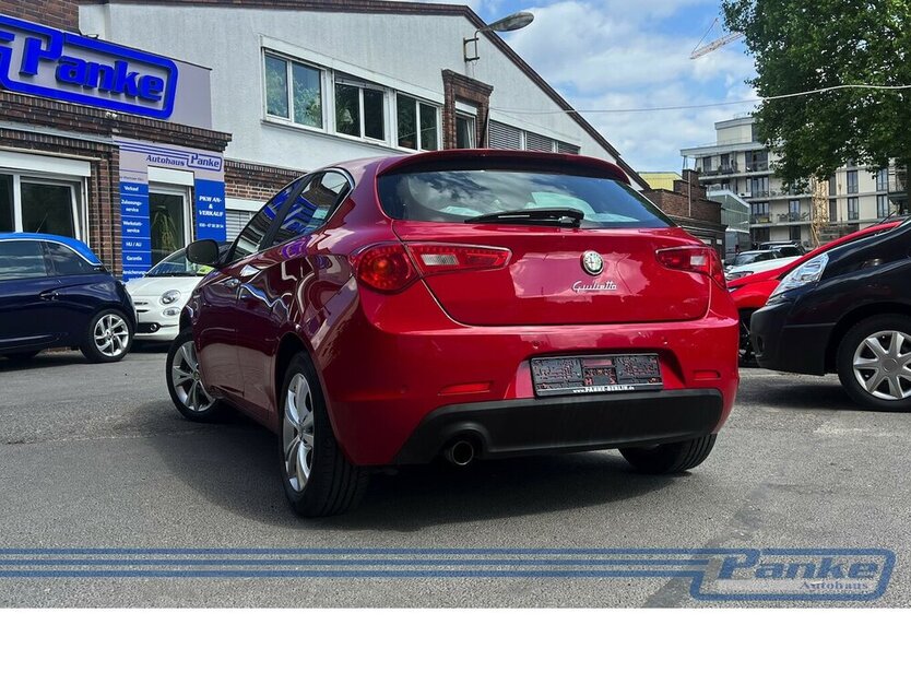 Alfa Romeo Giulietta 1.4 TB 16V Turismo*PDC*2Hand*LED*Tempo 125.000 km 6.480 € Berlin 13187