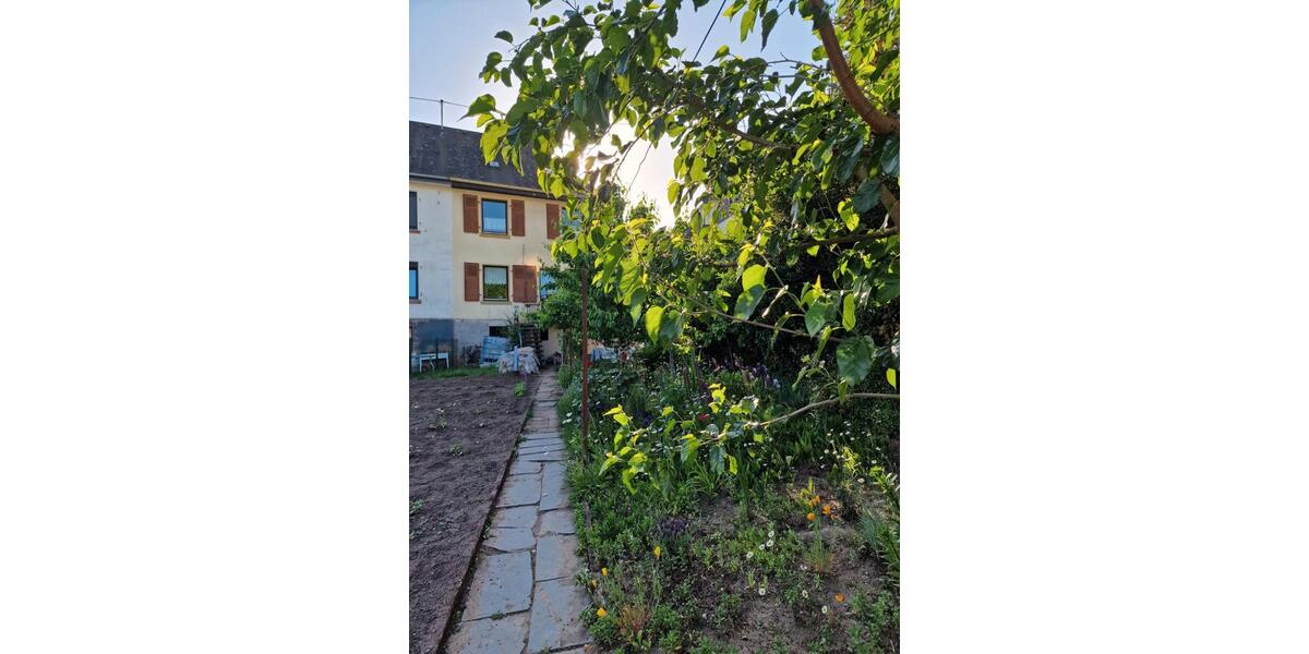 Doppelhaushälfte Wadern - 7 Zimmer, 132 m&sup2;, 150.000&euro; | Angebot:26785302