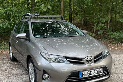 Toyota Auris 97.000 km 11.200 &euro; Nürnberg 90473
